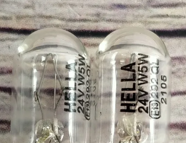 24 V DIPSIZ 5 W AMPUL